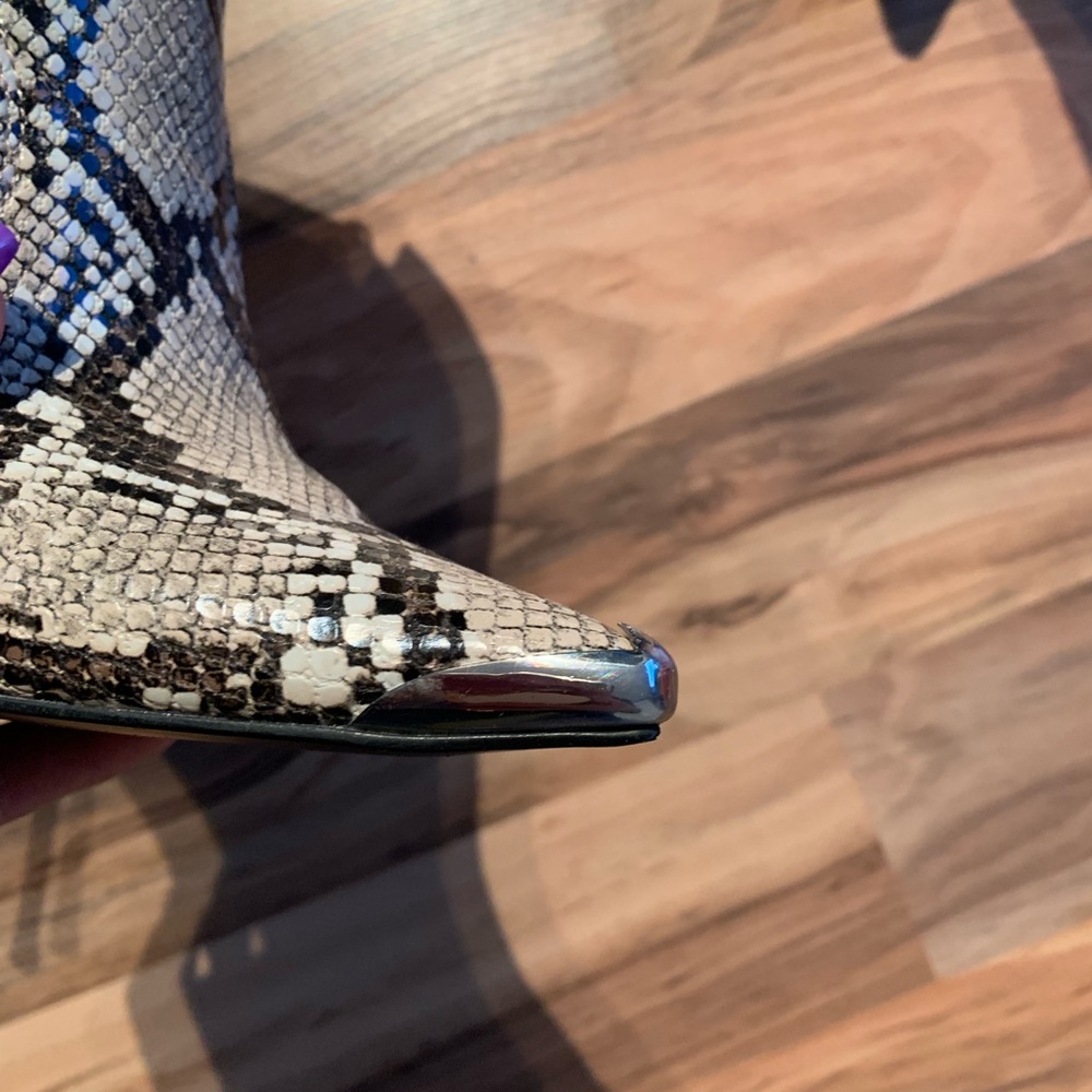 ❌❌SOLD❌❌Winnie Harlow X Steve Madden booties. - Picture 3 of 8